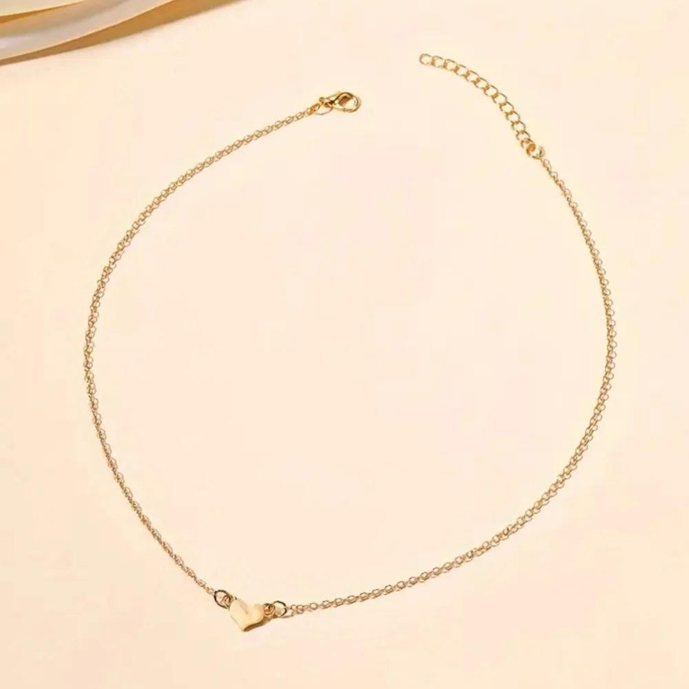 Minimalist Gold Heart Pendant Necklace
